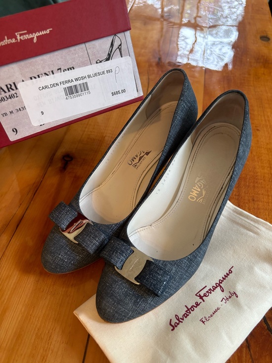 Salvatore Ferragamo Shoes - Salvatore Ferragamo Carlden Pumps | Size 9 | Blue | Box & Dust Bag | Italy